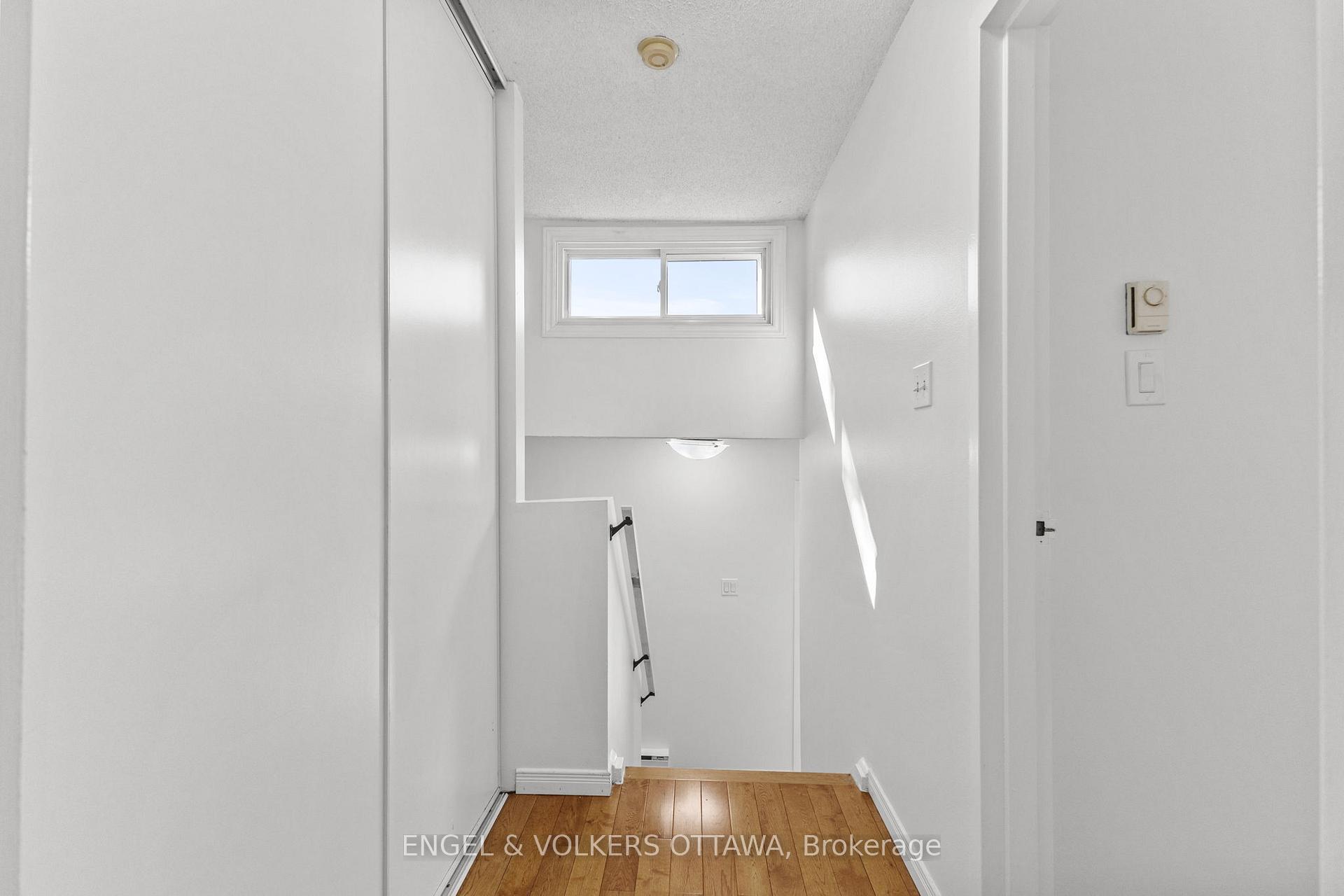 Photo 23 of 202 Royalton Private, Ottawa, Hunt Club Woods — HOMEH