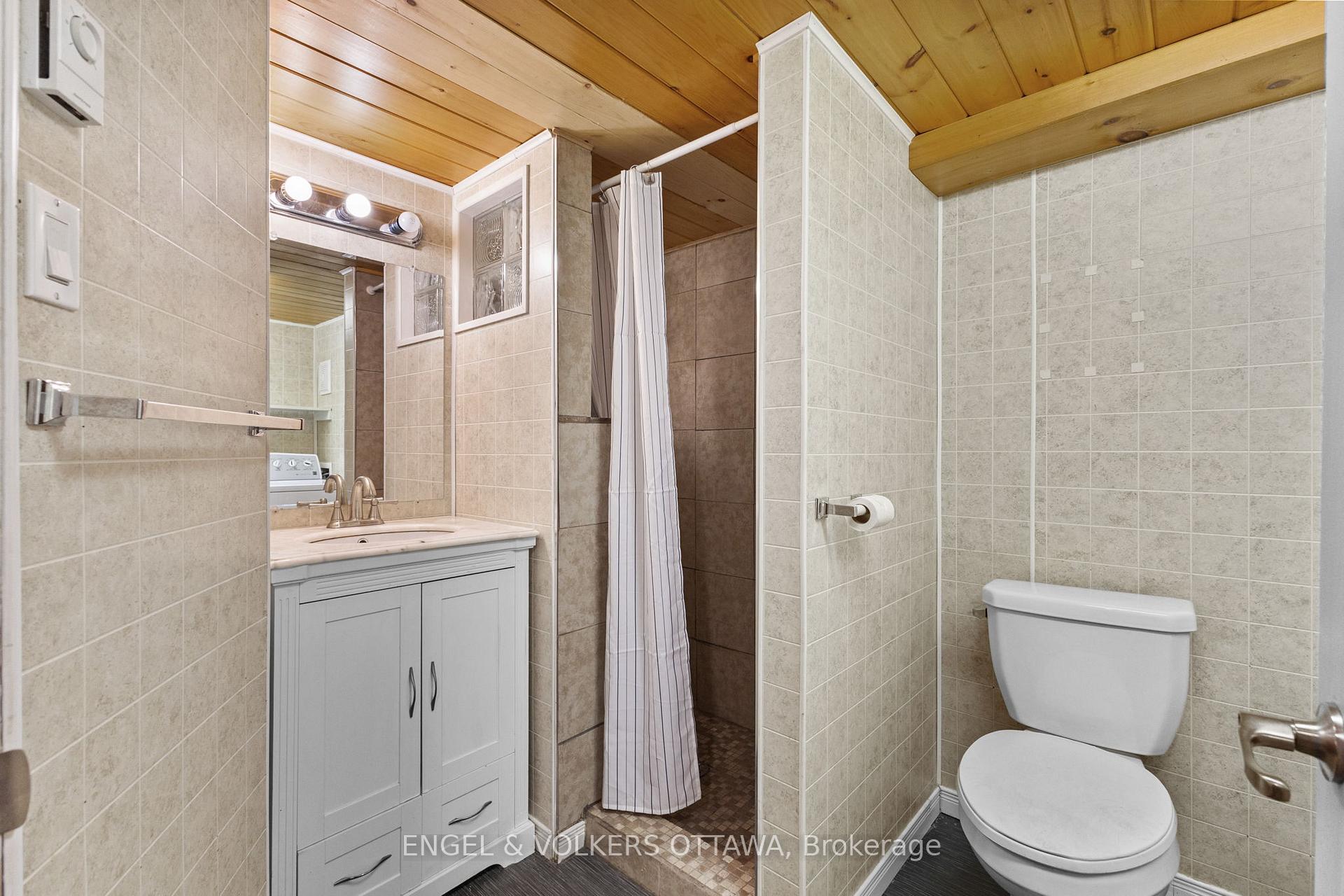 Photo 24 of 202 Royalton Private, Ottawa, Hunt Club Woods — HOMEH