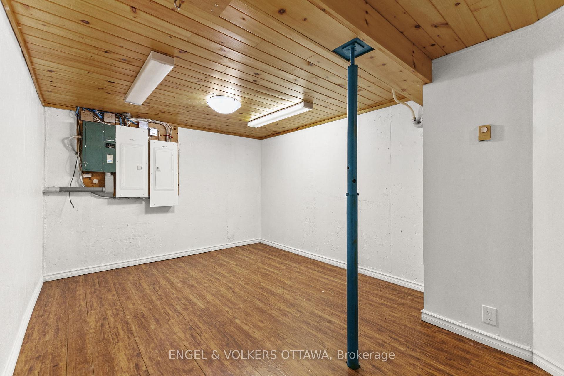 Photo 27 of 202 Royalton Private, Ottawa, Hunt Club Woods — HOMEH