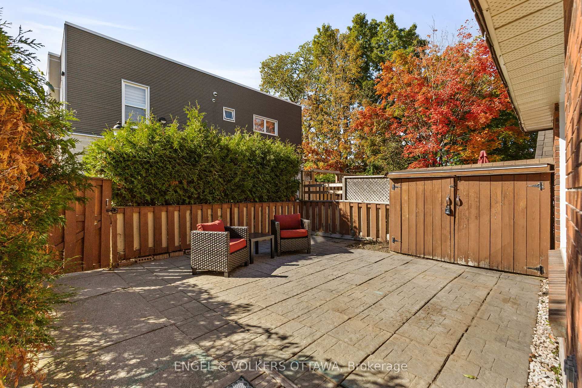 Photo 29 of 202 Royalton Private, Ottawa, Hunt Club Woods — HOMEH