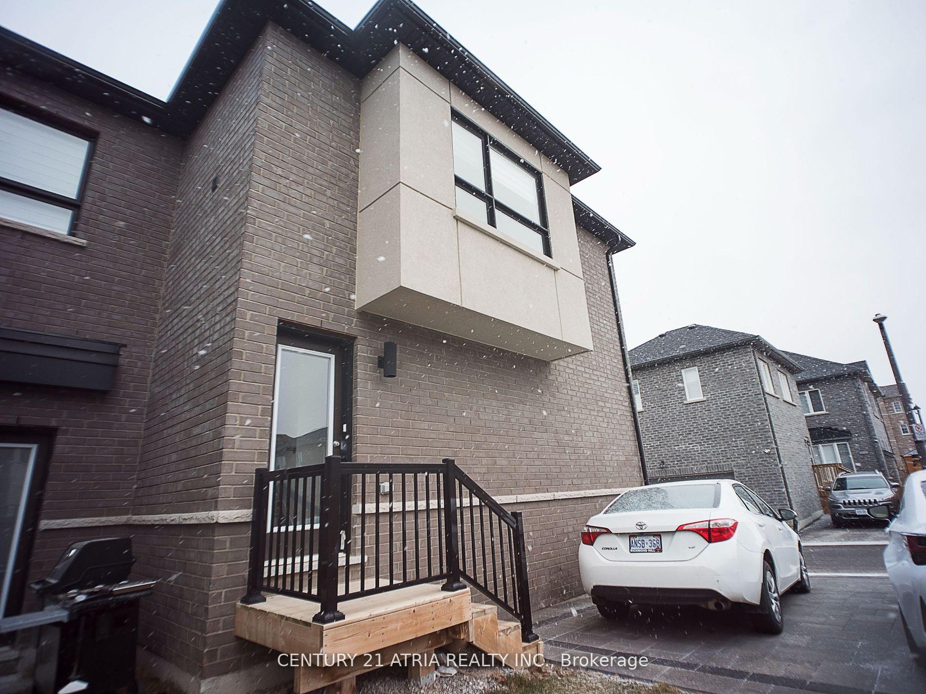 Front of 1 Sugarberry Avenue
