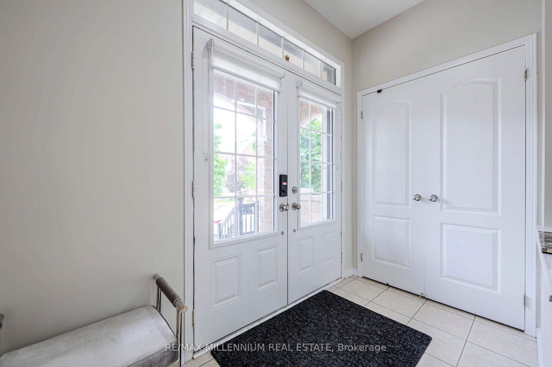 Photo 2 of 62 Loftsmoor Drive, Brampton, Sandringham-Wellington — HOMEH