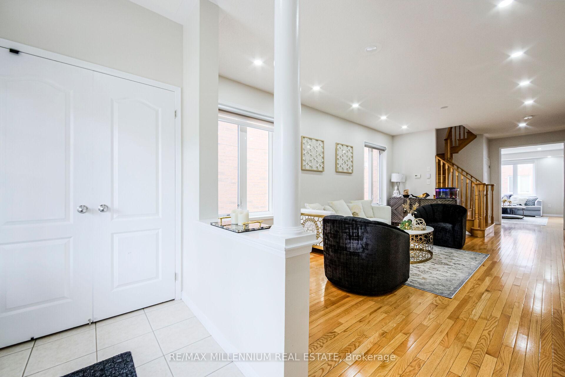Photo 13 of 62 Loftsmoor Drive, Brampton, Sandringham-Wellington — HOMEH