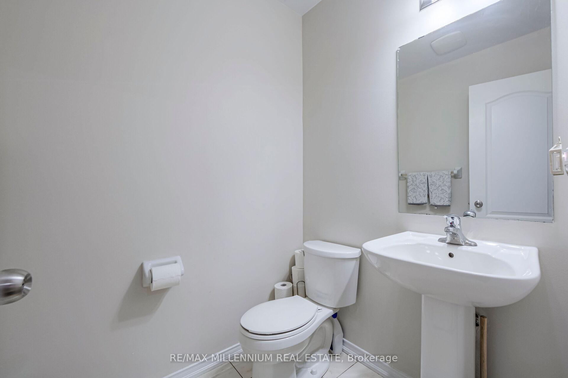 Photo 19 of 62 Loftsmoor Drive, Brampton, Sandringham-Wellington — HOMEH