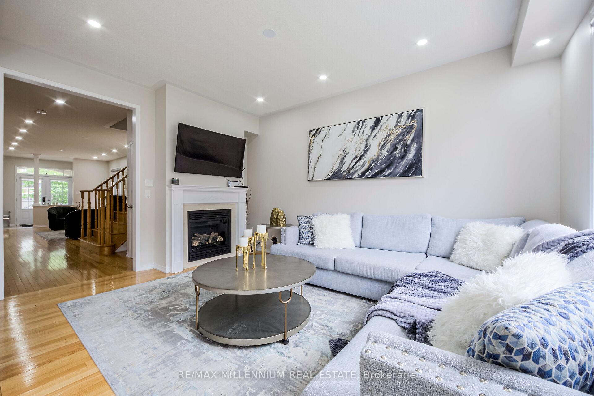 Photo 7 of 62 Loftsmoor Drive, Brampton, Sandringham-Wellington — HOMEH