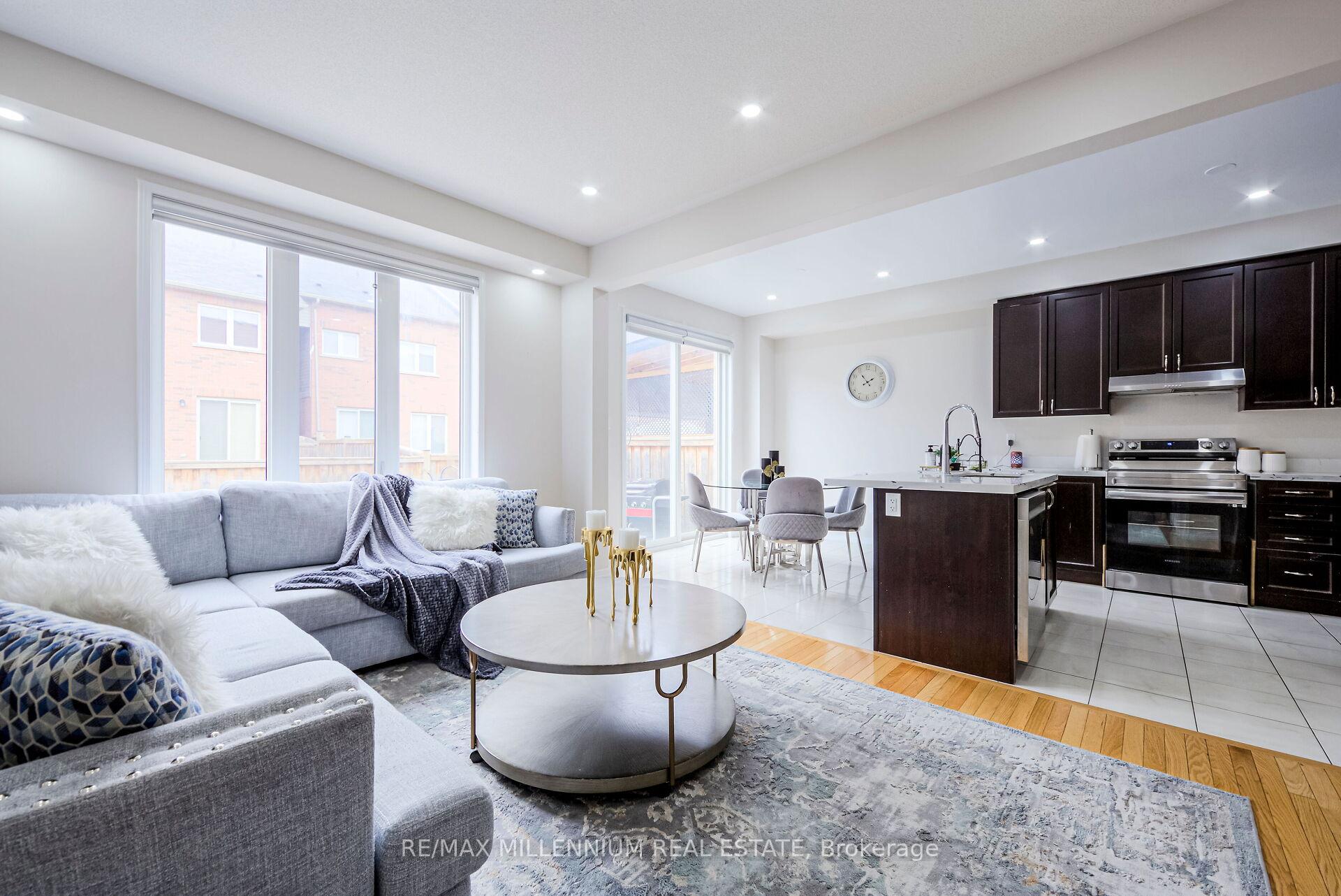Photo 23 of 62 Loftsmoor Drive, Brampton, Sandringham-Wellington — HOMEH