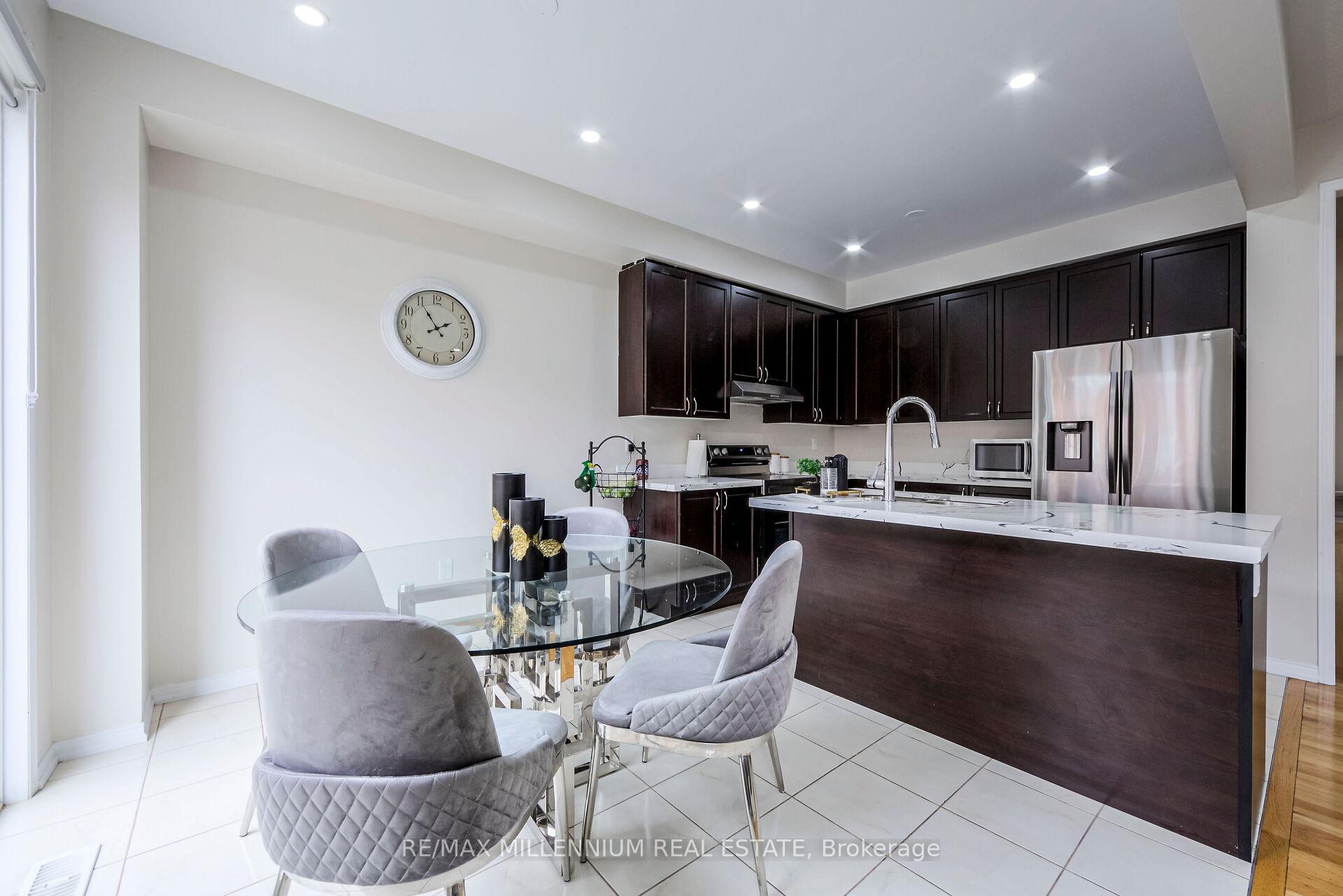 Photo 24 of 62 Loftsmoor Drive, Brampton, Sandringham-Wellington — HOMEH