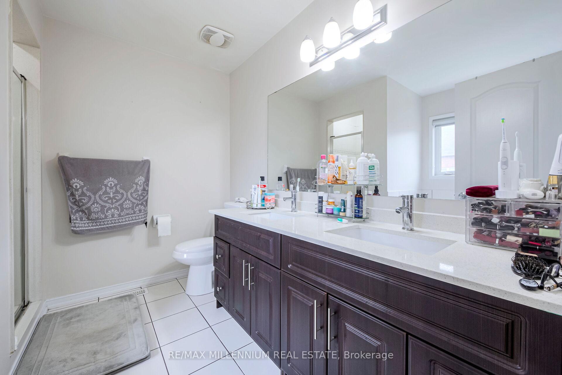 Photo 39 of 62 Loftsmoor Drive, Brampton, Sandringham-Wellington — HOMEH