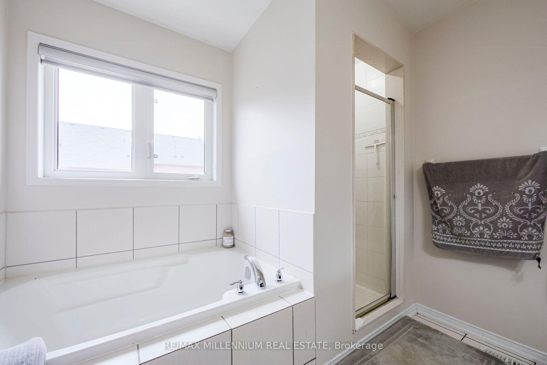 Photo 20 of 62 Loftsmoor Drive, Brampton, Sandringham-Wellington — HOMEH