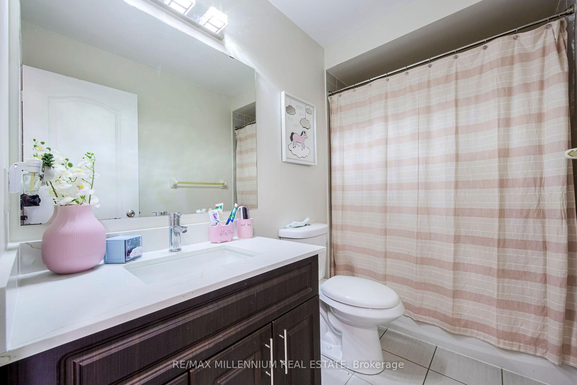 Photo 34 of 62 Loftsmoor Drive, Brampton, Sandringham-Wellington — HOMEH