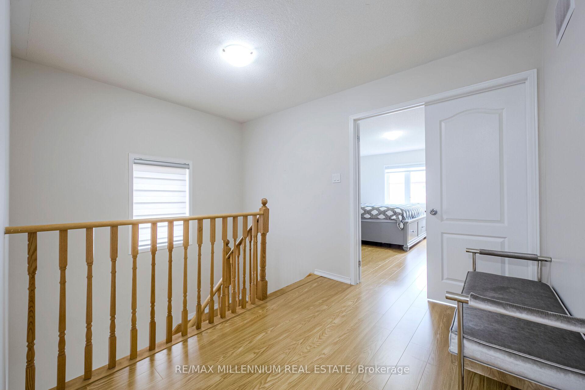Photo 32 of 62 Loftsmoor Drive, Brampton, Sandringham-Wellington — HOMEH