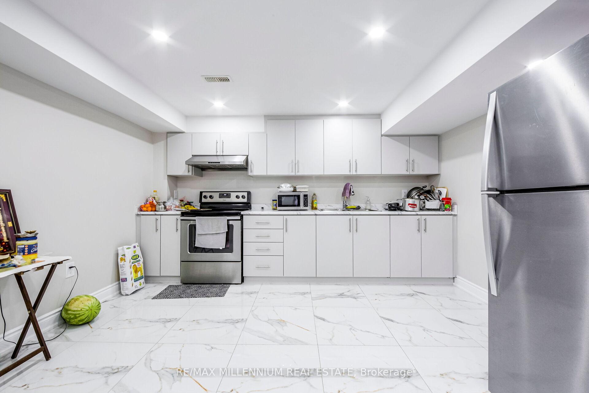 Photo 33 of 62 Loftsmoor Drive, Brampton, Sandringham-Wellington — HOMEH