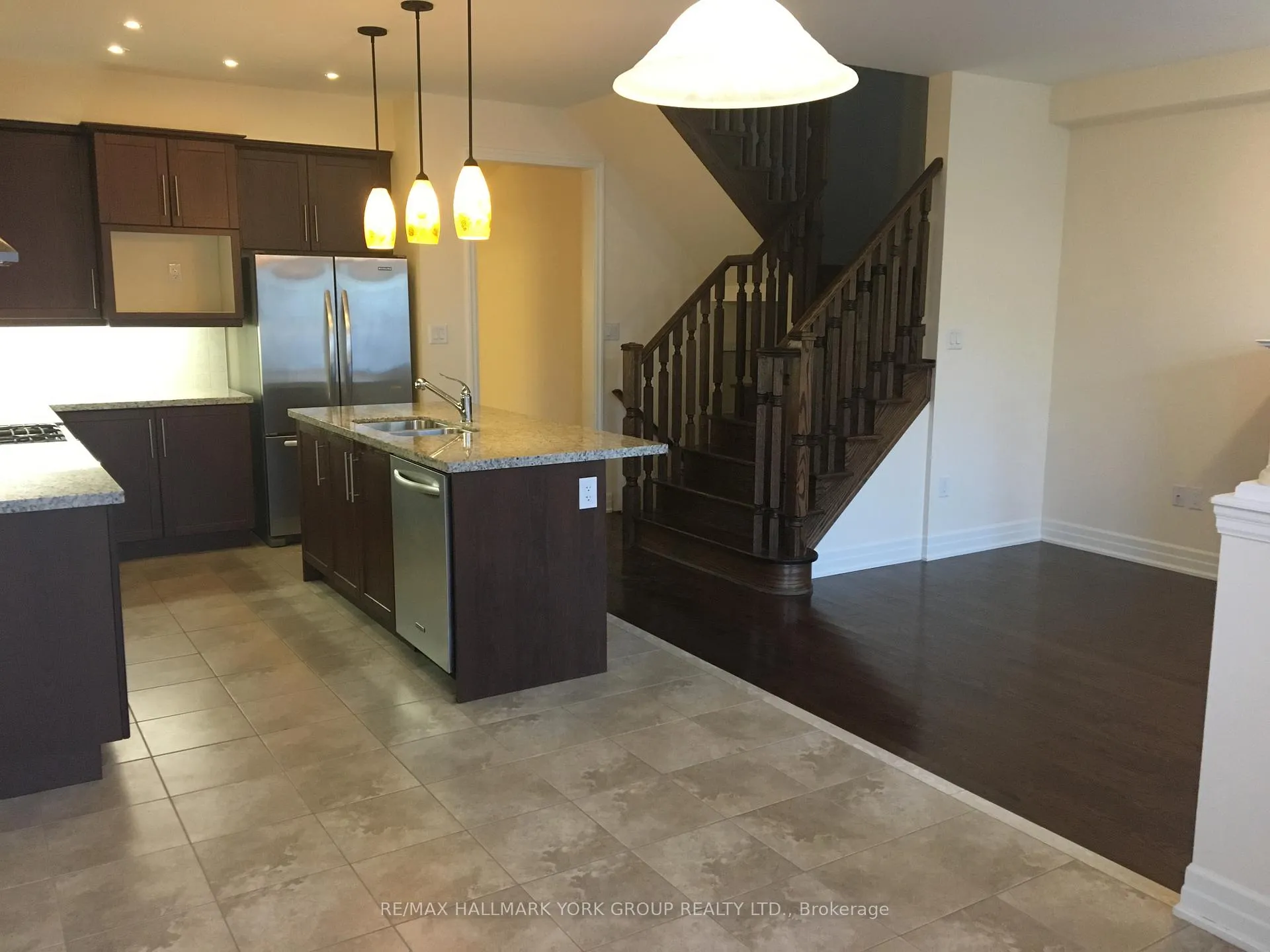 Photo 1 of 51 Spring Hill Drive, King, King City — HOMEH