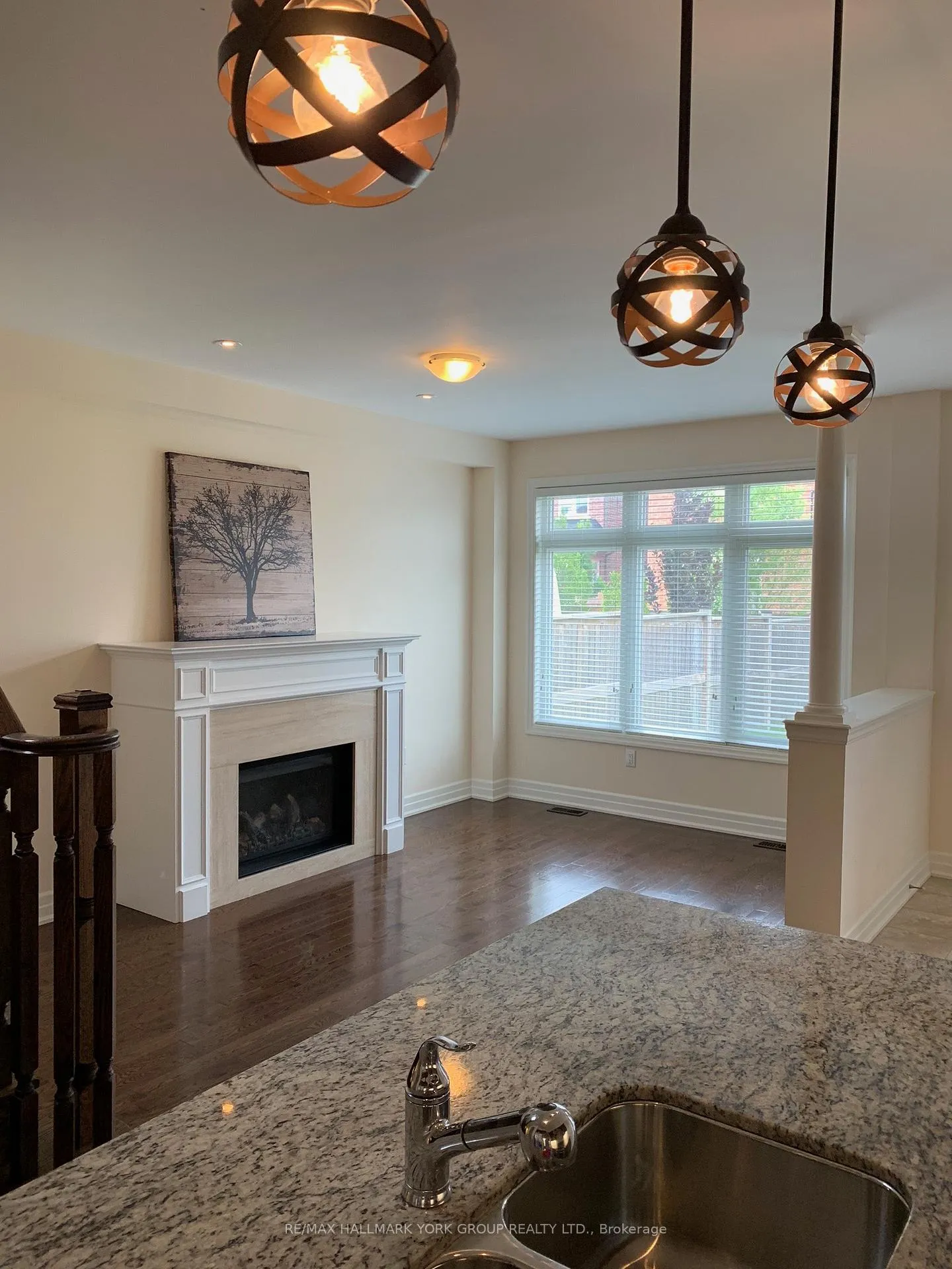 Photo 3 of 51 Spring Hill Drive, King, King City — HOMEH