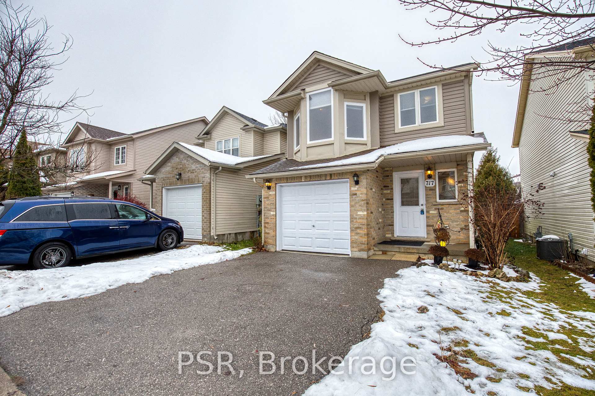 Photo 4 of 717 Paris Boulevard, Waterloo — HOMEH