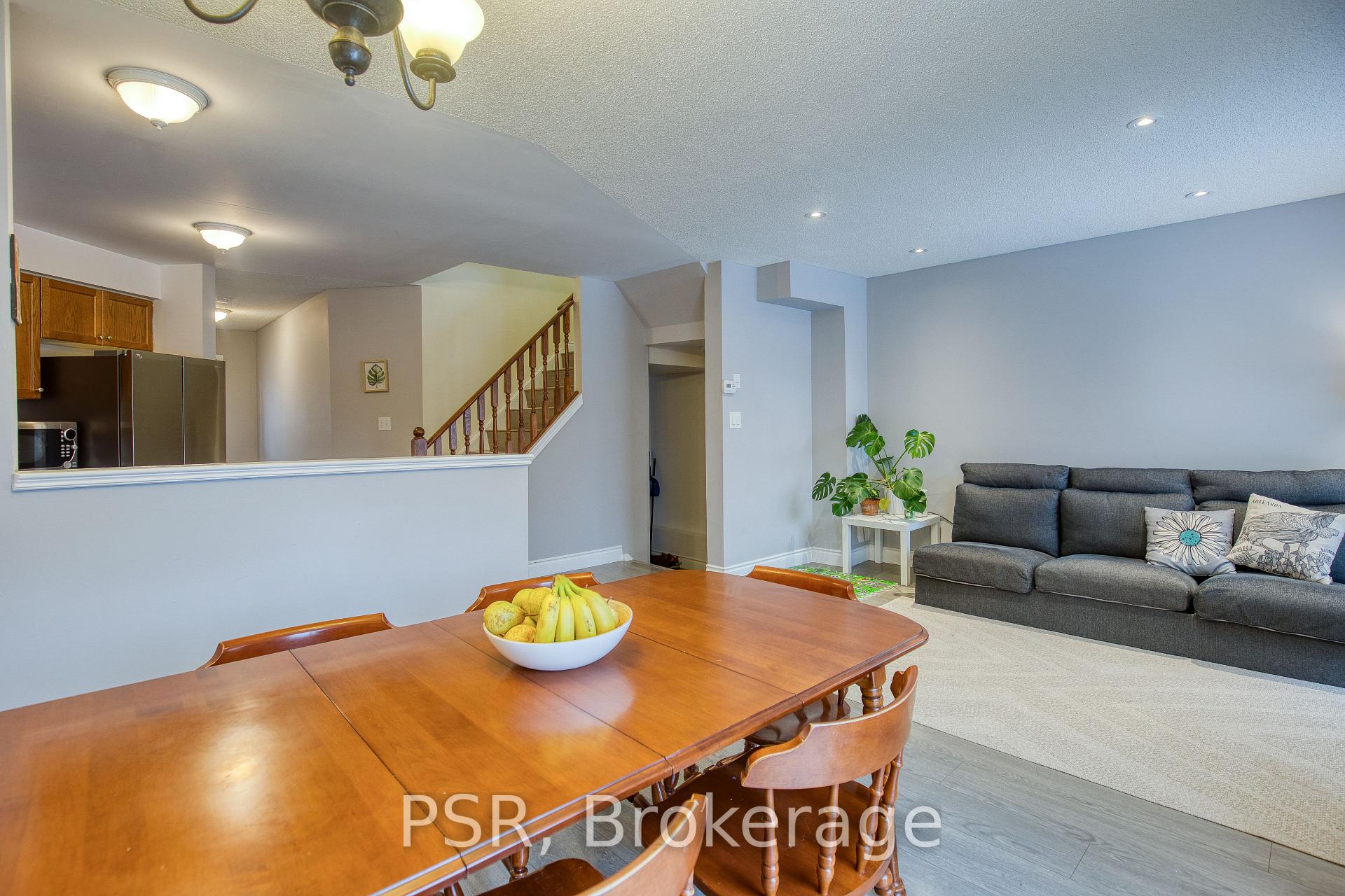 Photo 15 of 717 Paris Boulevard, Waterloo — HOMEH