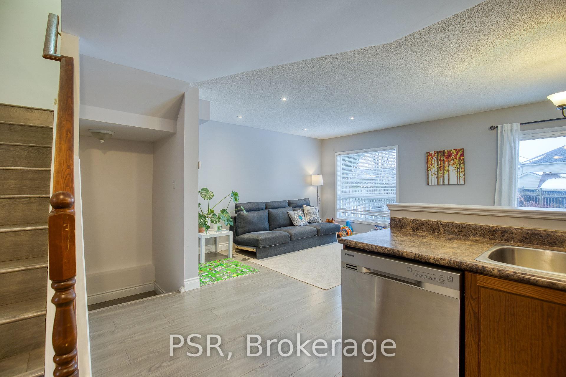 Photo 29 of 717 Paris Boulevard, Waterloo — HOMEH