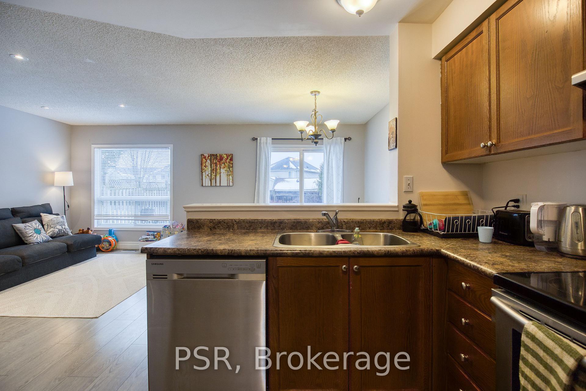 Photo 5 of 717 Paris Boulevard, Waterloo — HOMEH