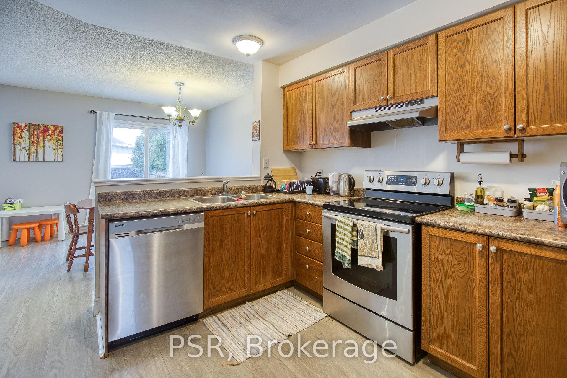 Photo 17 of 717 Paris Boulevard, Waterloo — HOMEH