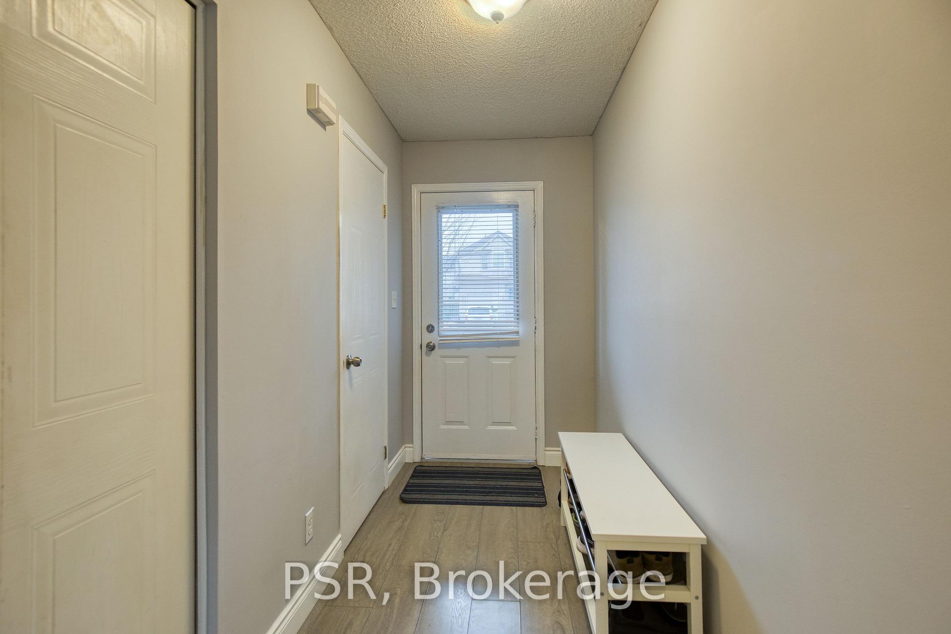 Photo 16 of 717 Paris Boulevard, Waterloo — HOMEH