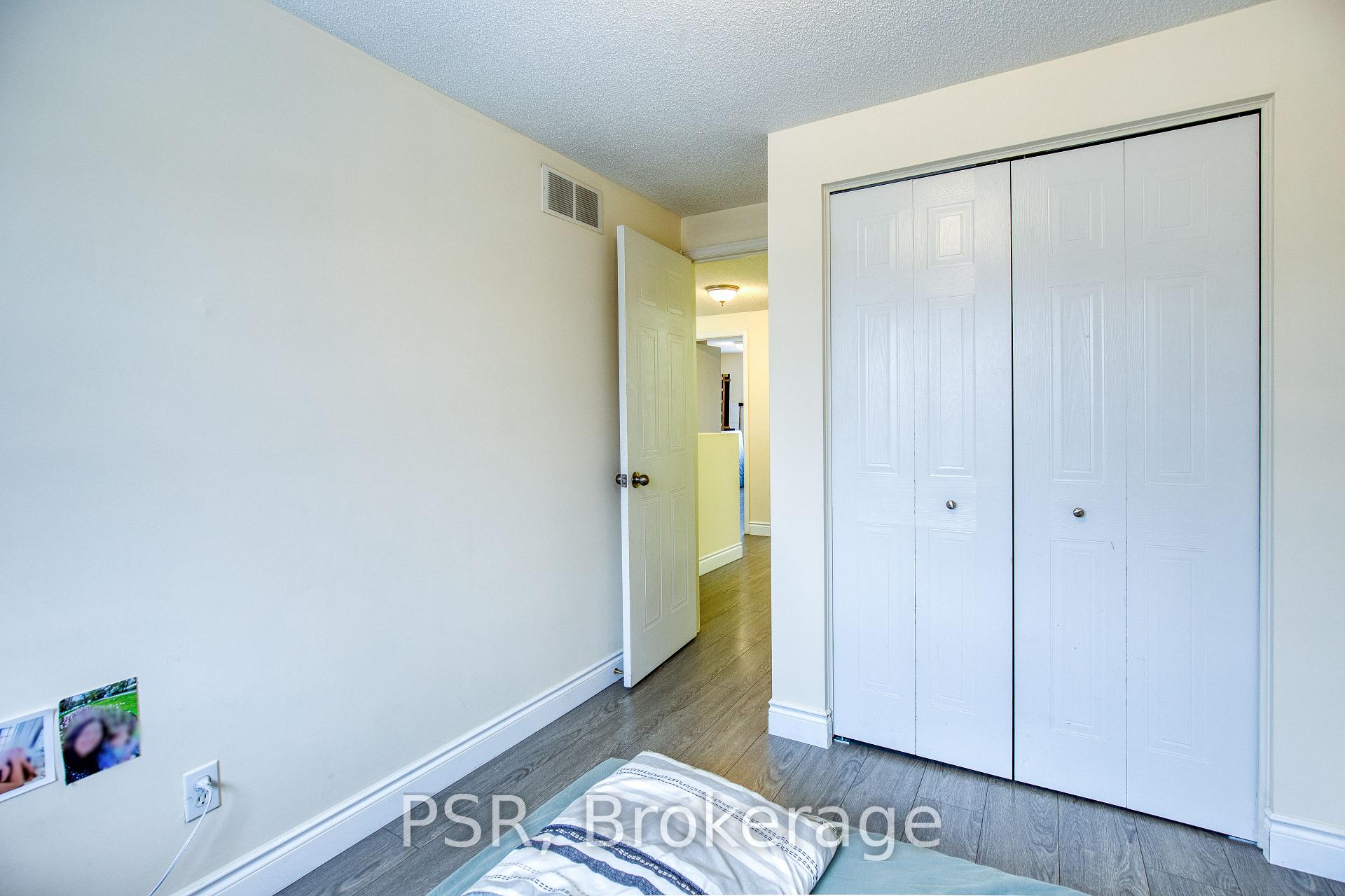 Photo 19 of 717 Paris Boulevard, Waterloo — HOMEH