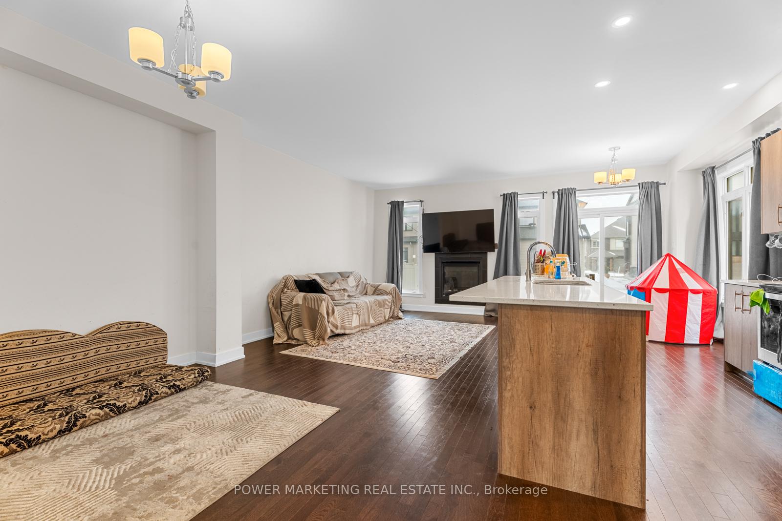 Photo 12 of 482 Trident Mews, Ottawa, Leitrim — HOMEH