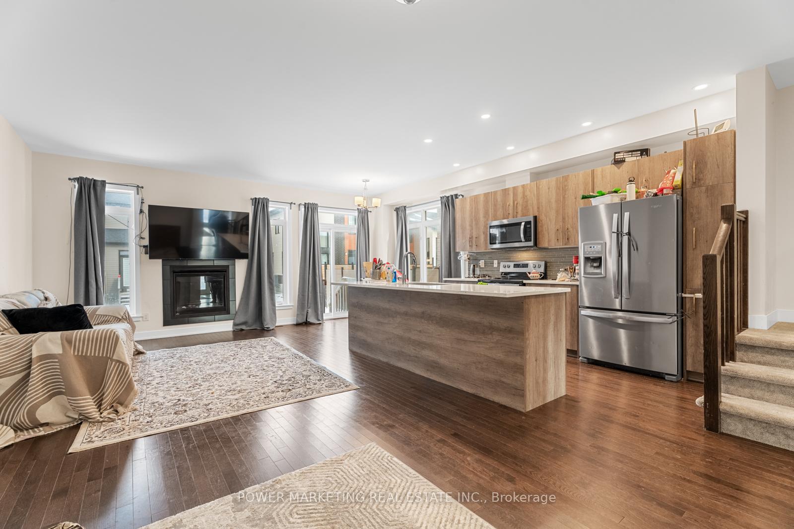Photo 13 of 482 Trident Mews, Ottawa, Leitrim — HOMEH