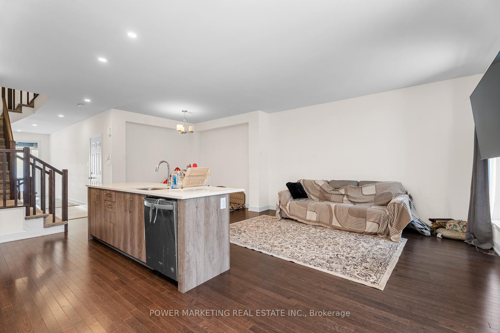 Photo 15 of 482 Trident Mews, Ottawa, Leitrim — HOMEH