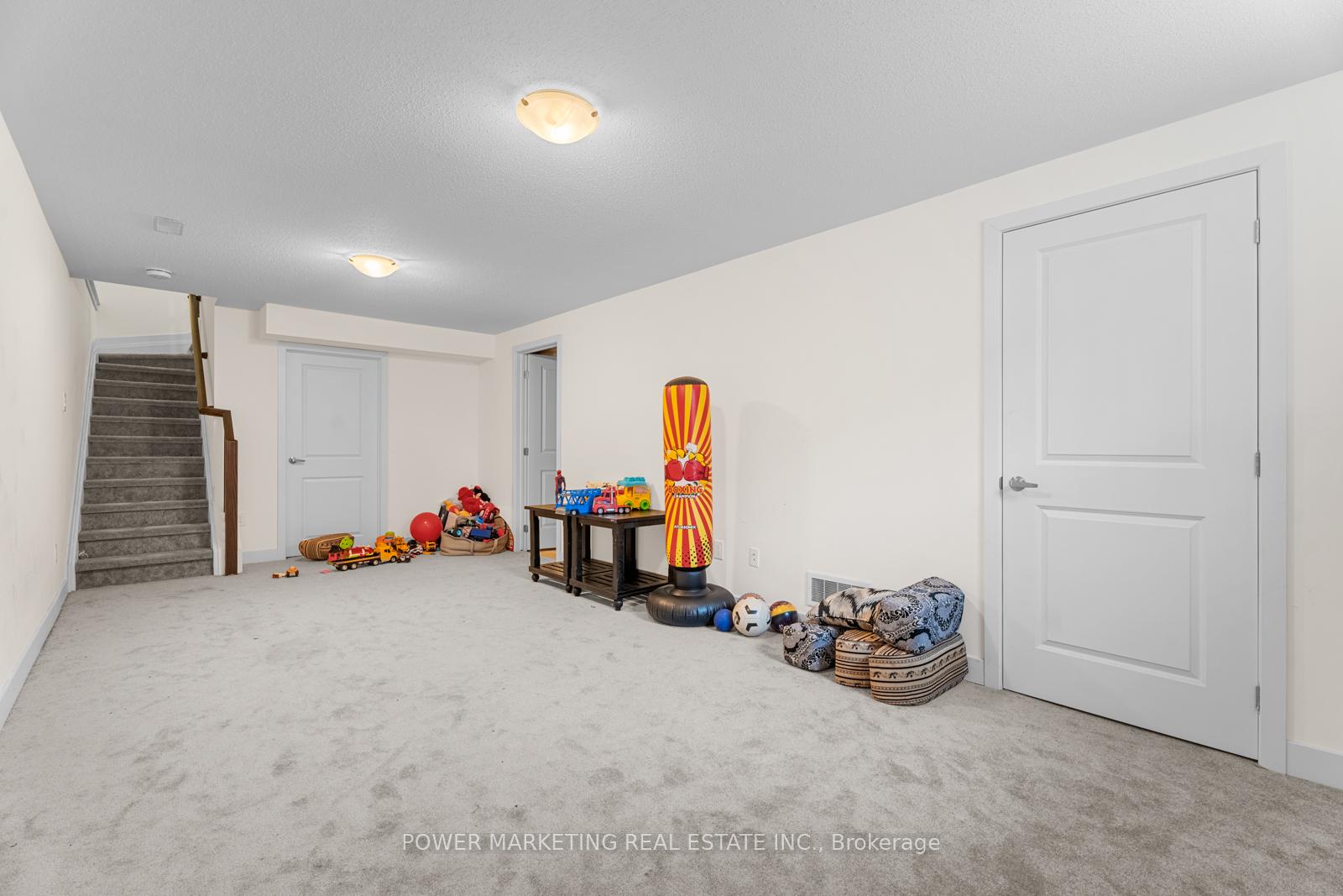 Photo 33 of 482 Trident Mews, Ottawa, Leitrim — HOMEH