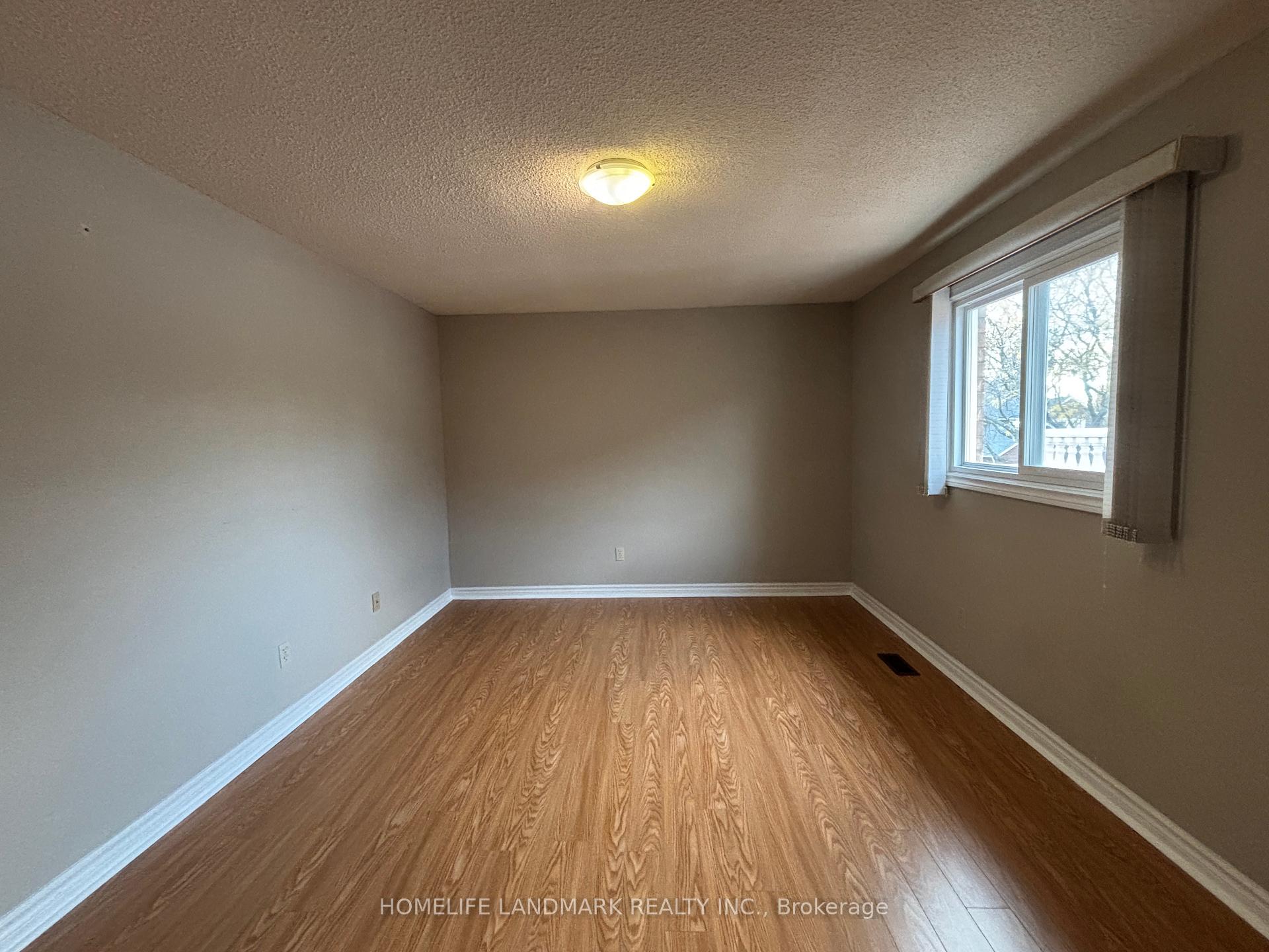Photo 13 of 7 Brooklyn Crescent, Markham, Markville — HOMEH