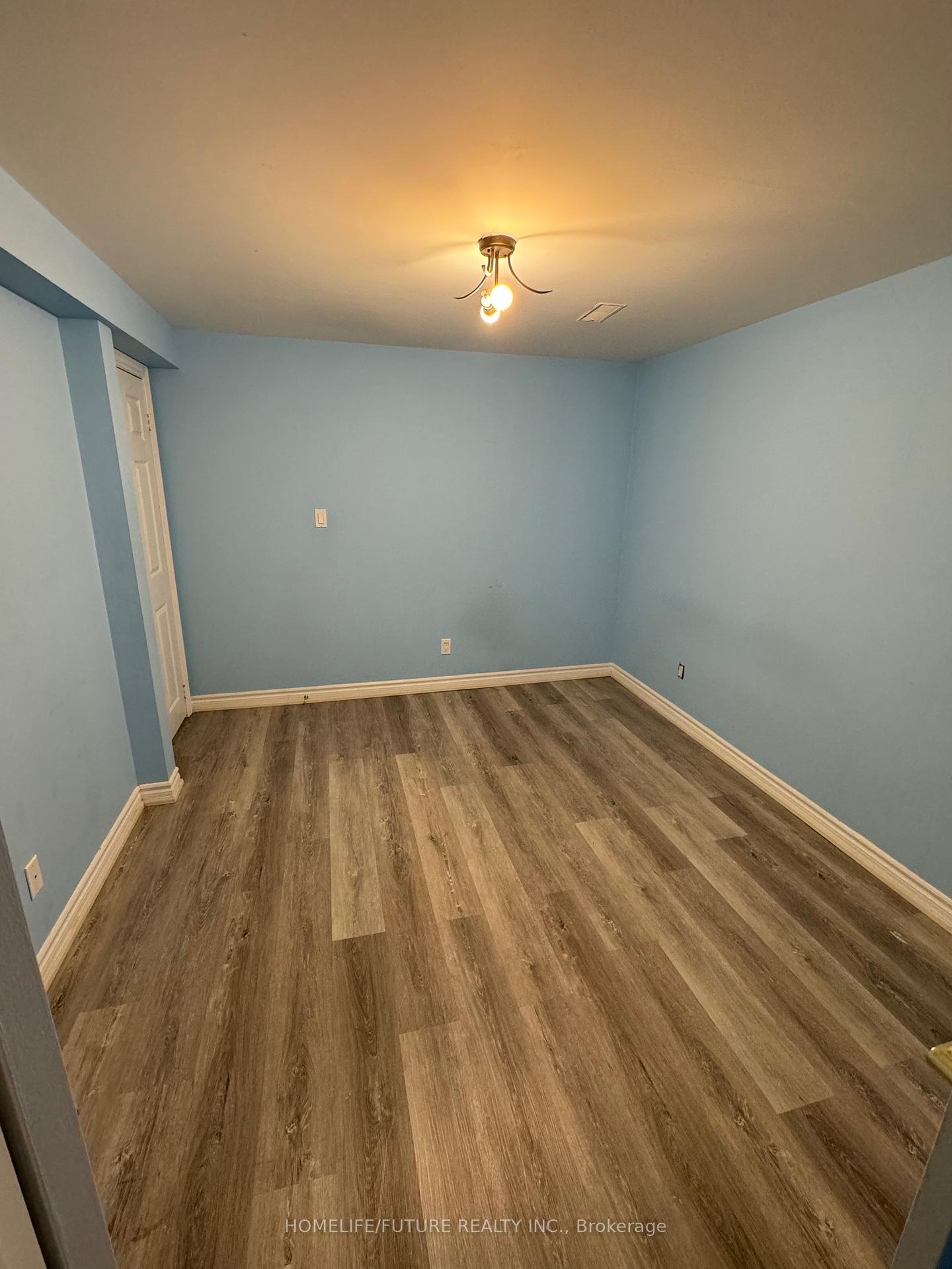 Photo 4 of Unit Bsmt, 33 Teal Crescent, Vaughan, Vellore Village — HOMEH