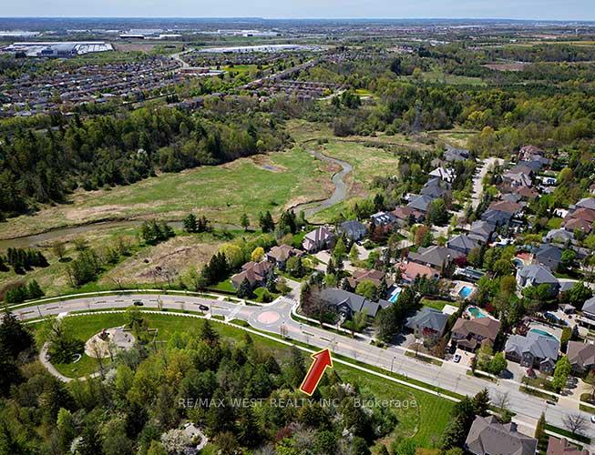 Photo 3 of 5 Humberview Drive E, Vaughan, Islington Woods — HOMEH