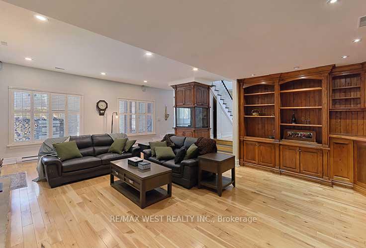 Photo 21 of 5 Humberview Drive E, Vaughan, Islington Woods — HOMEH