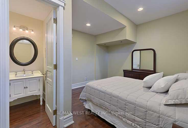 Photo 17 of 5 Humberview Drive E, Vaughan, Islington Woods — HOMEH