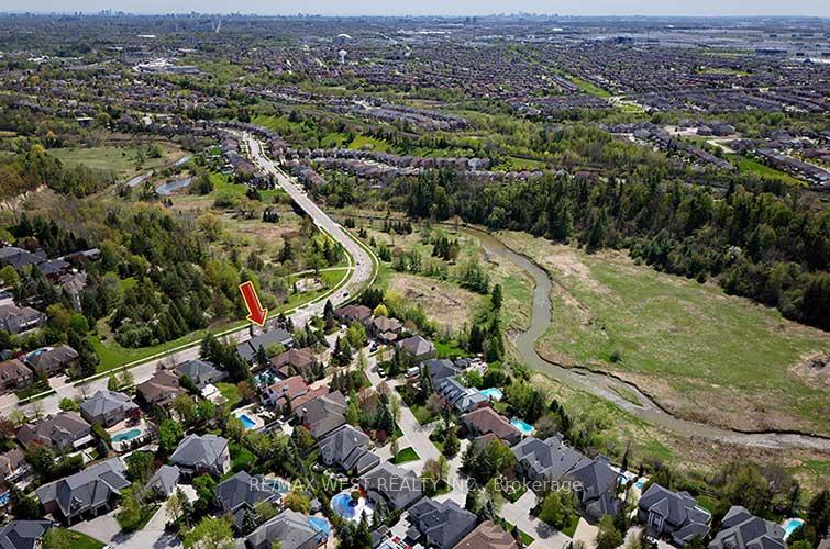Photo 28 of 5 Humberview Drive E, Vaughan, Islington Woods — HOMEH