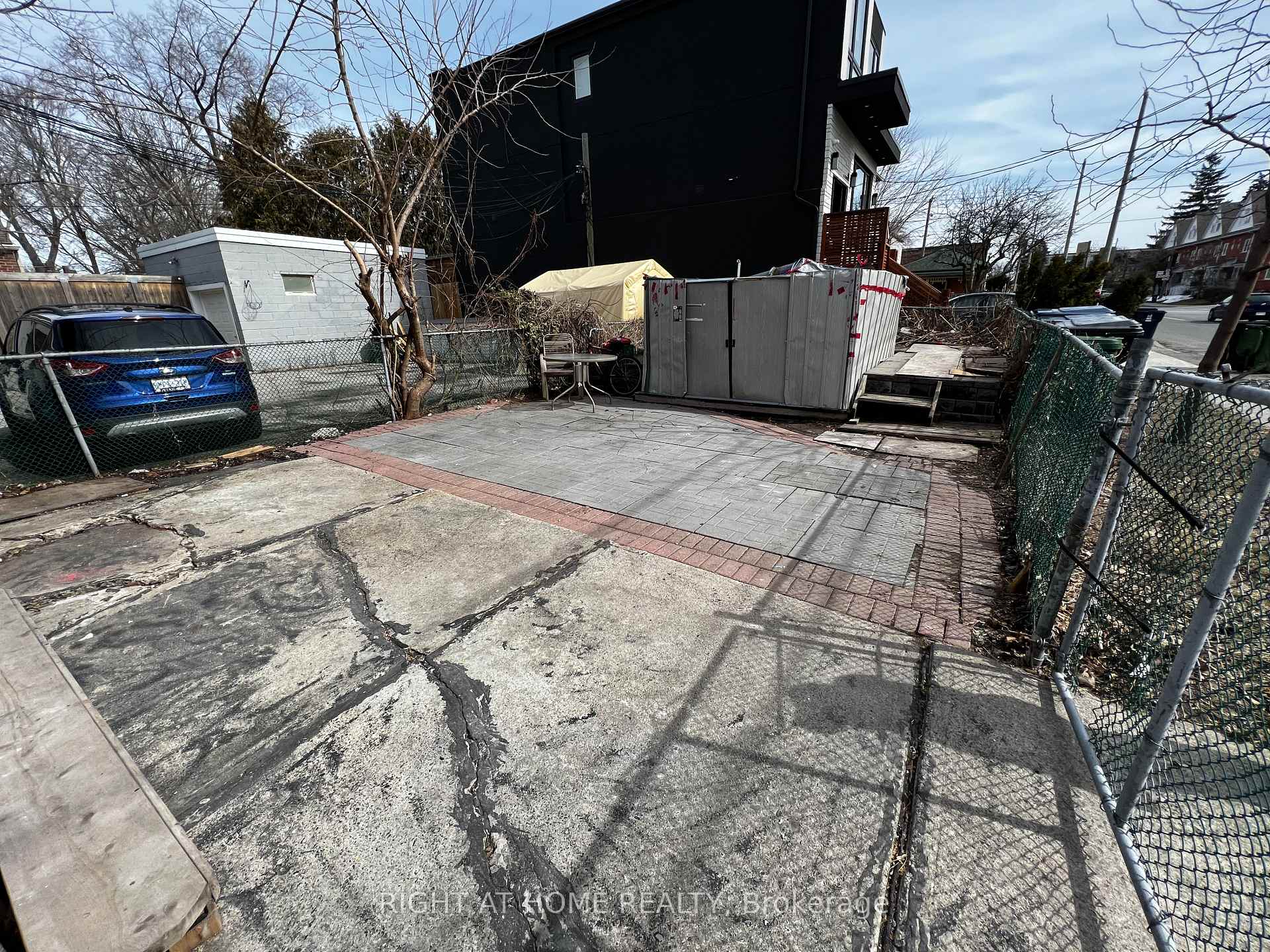 Photo 12 of 131 Chisholm Avenue, Toronto, Woodbine-Lumsden — HOMEH