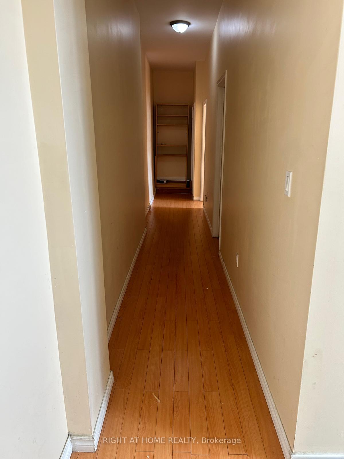 Photo 8 of 131 Chisholm Avenue, Toronto, Woodbine-Lumsden — HOMEH
