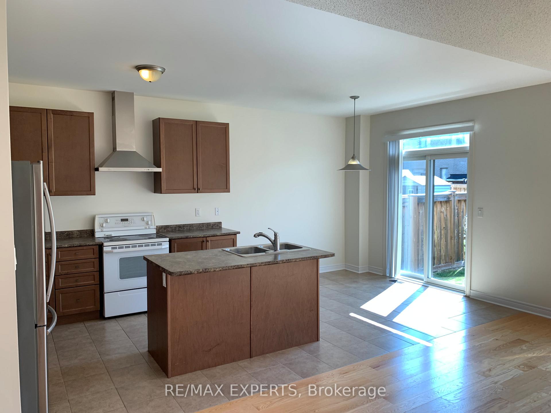 Photo 3 of 41 Maccabe Lane, New Tecumseth, Tottenham — HOMEH