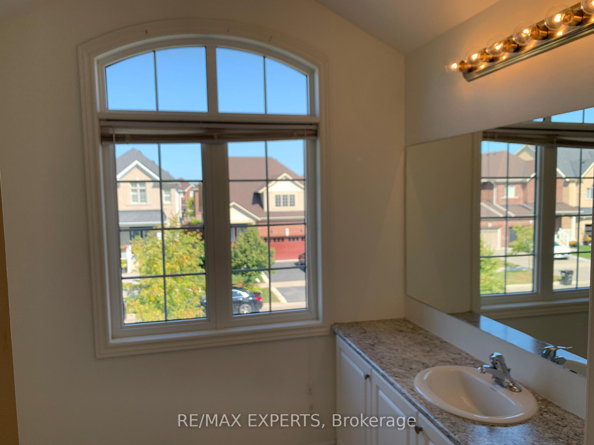 Photo 2 of 41 Maccabe Lane, New Tecumseth, Tottenham — HOMEH