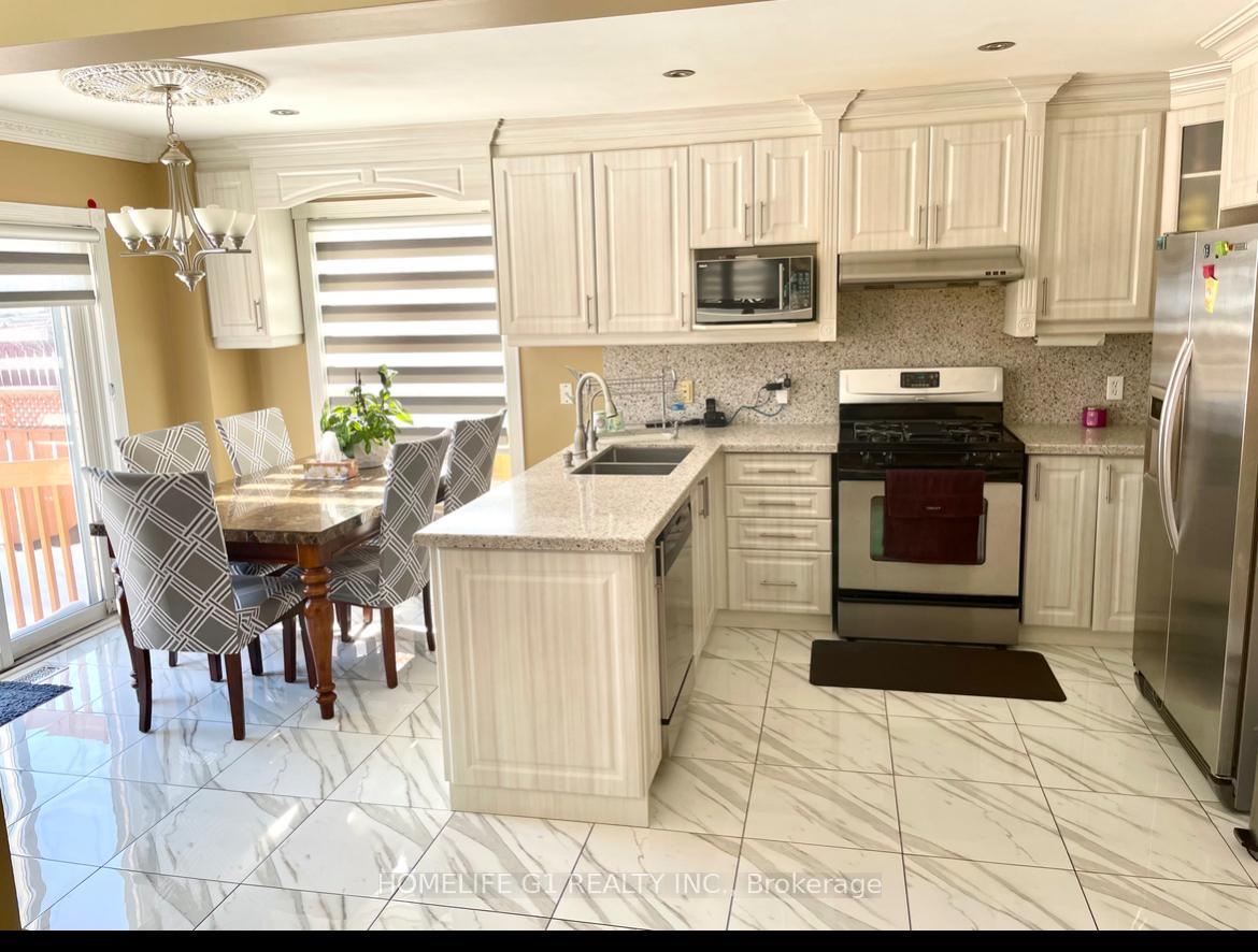 Photo 8 of 25 Olympia Crescent, Brampton, Fletcher's Meadow — HOMEH