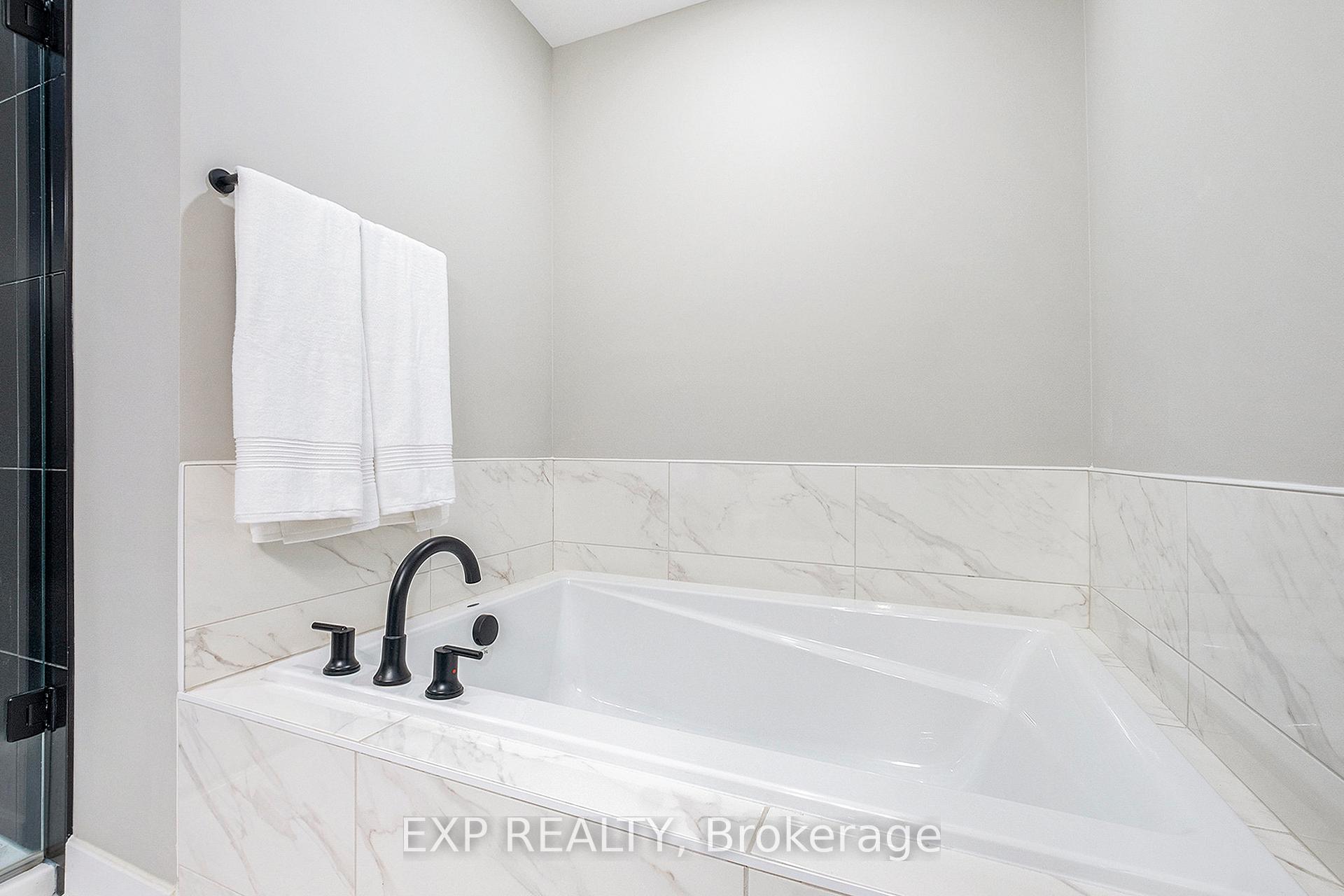 Photo 25 of 318 Wabasso Lane N, Ottawa, Leitrim — HOMEH