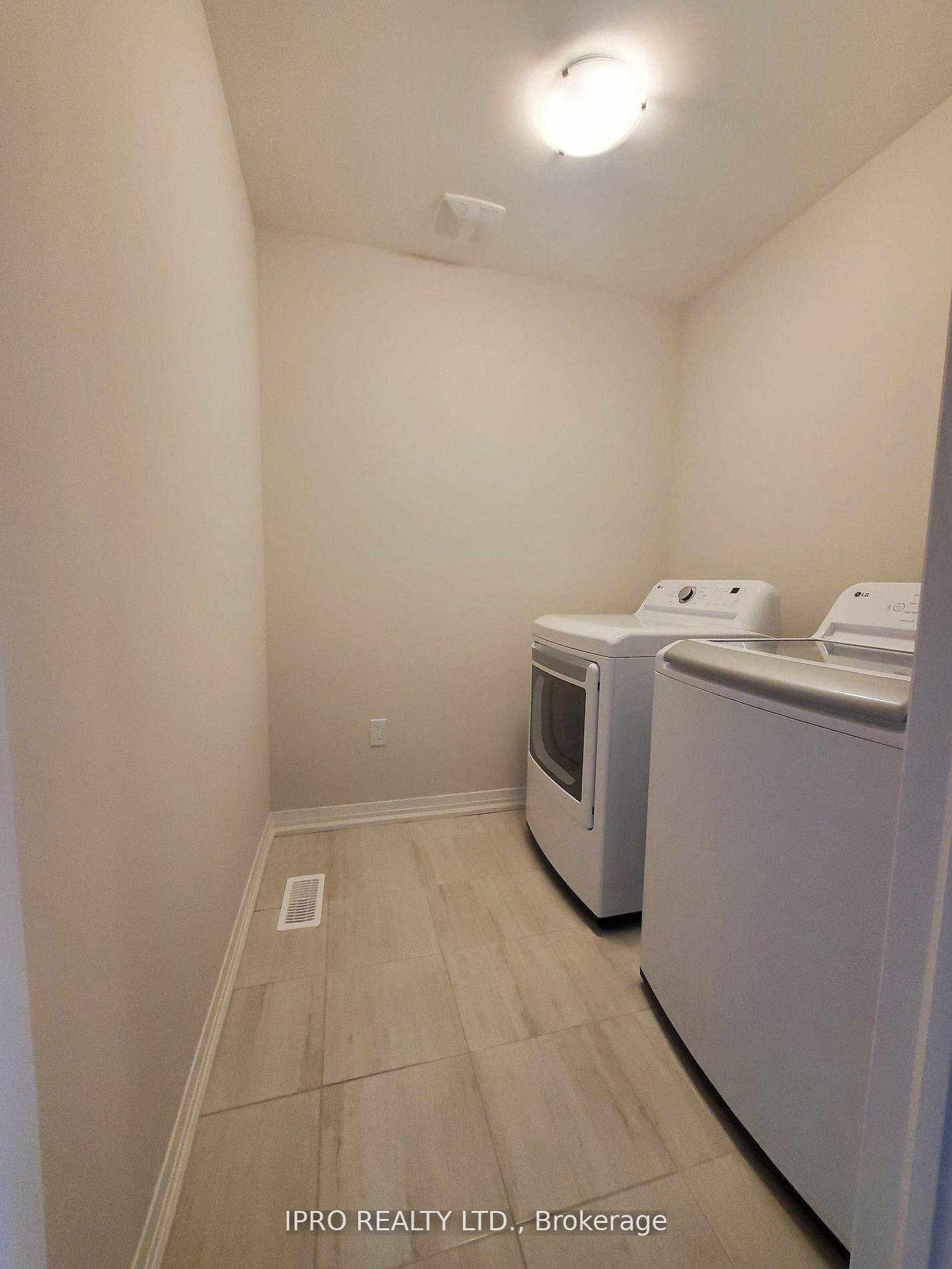 Photo 14 of 112 Yale Drive, Hamilton, Mount Hope — HOMEH