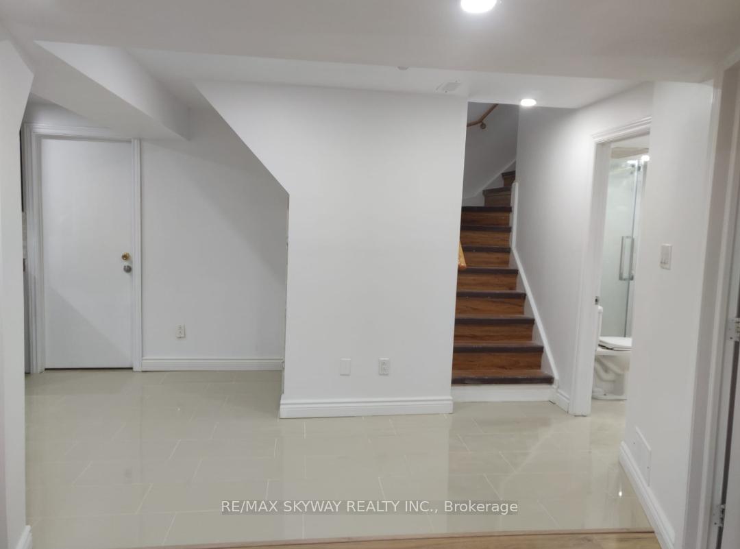 Photo 12 of Unit BSMT, 33 Sled Dog Road, Brampton, Sandringham-Wellington — HOMEH