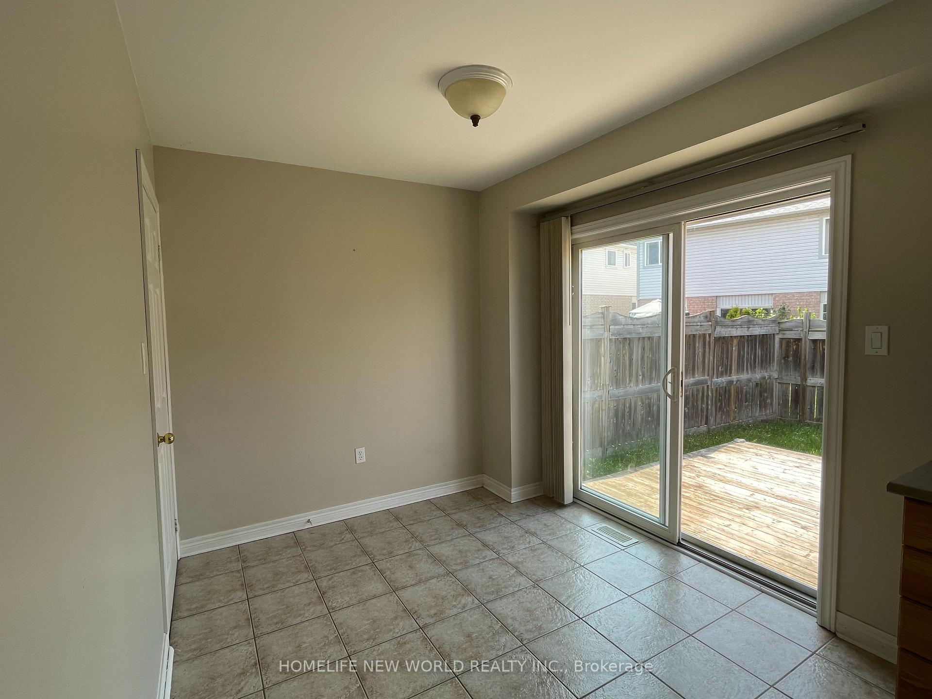 Photo 3 of 98 Thrushwood Drive, Barrie, Holly — HOMEH
