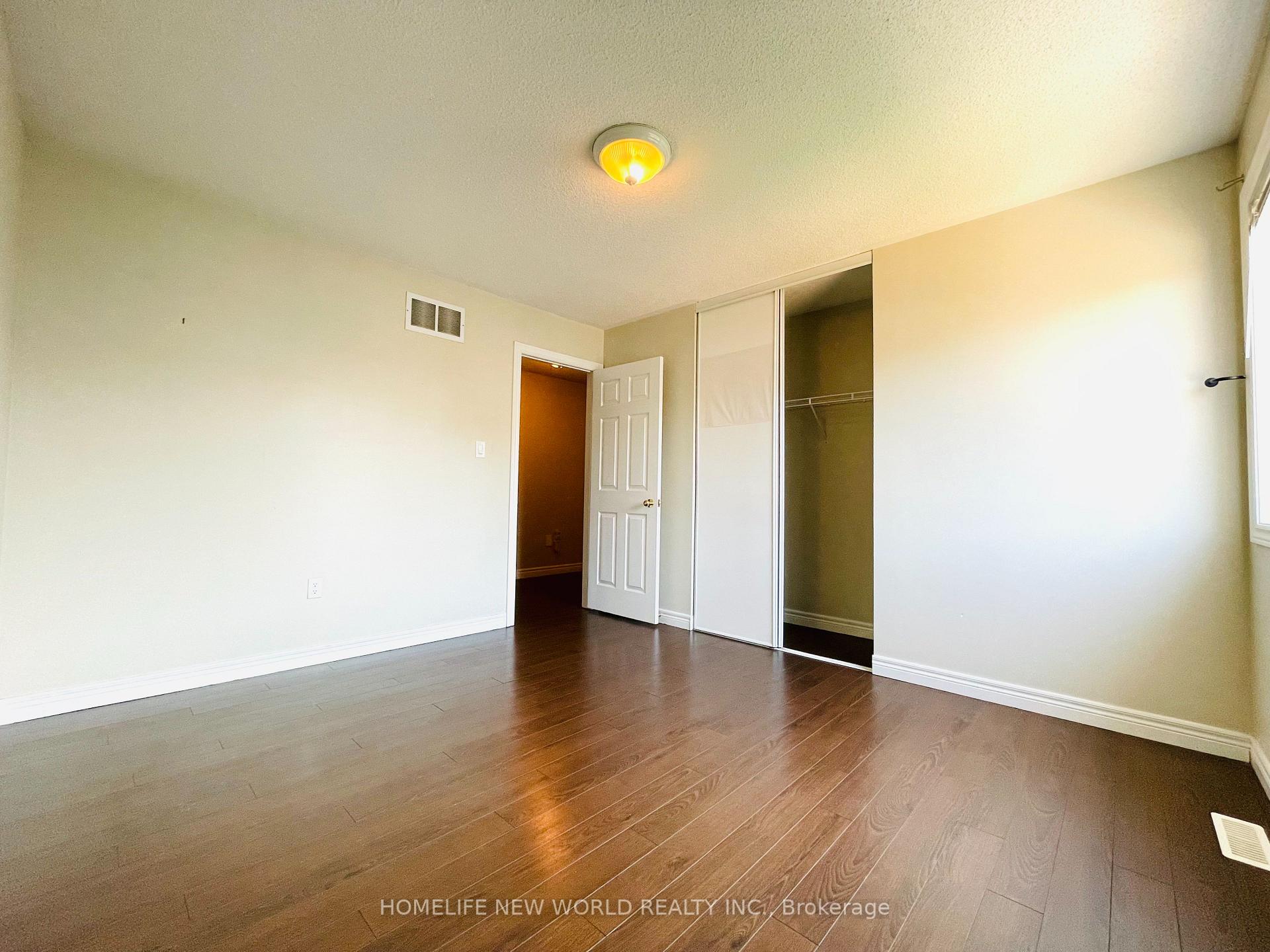 Photo 16 of 98 Thrushwood Drive, Barrie, Holly — HOMEH