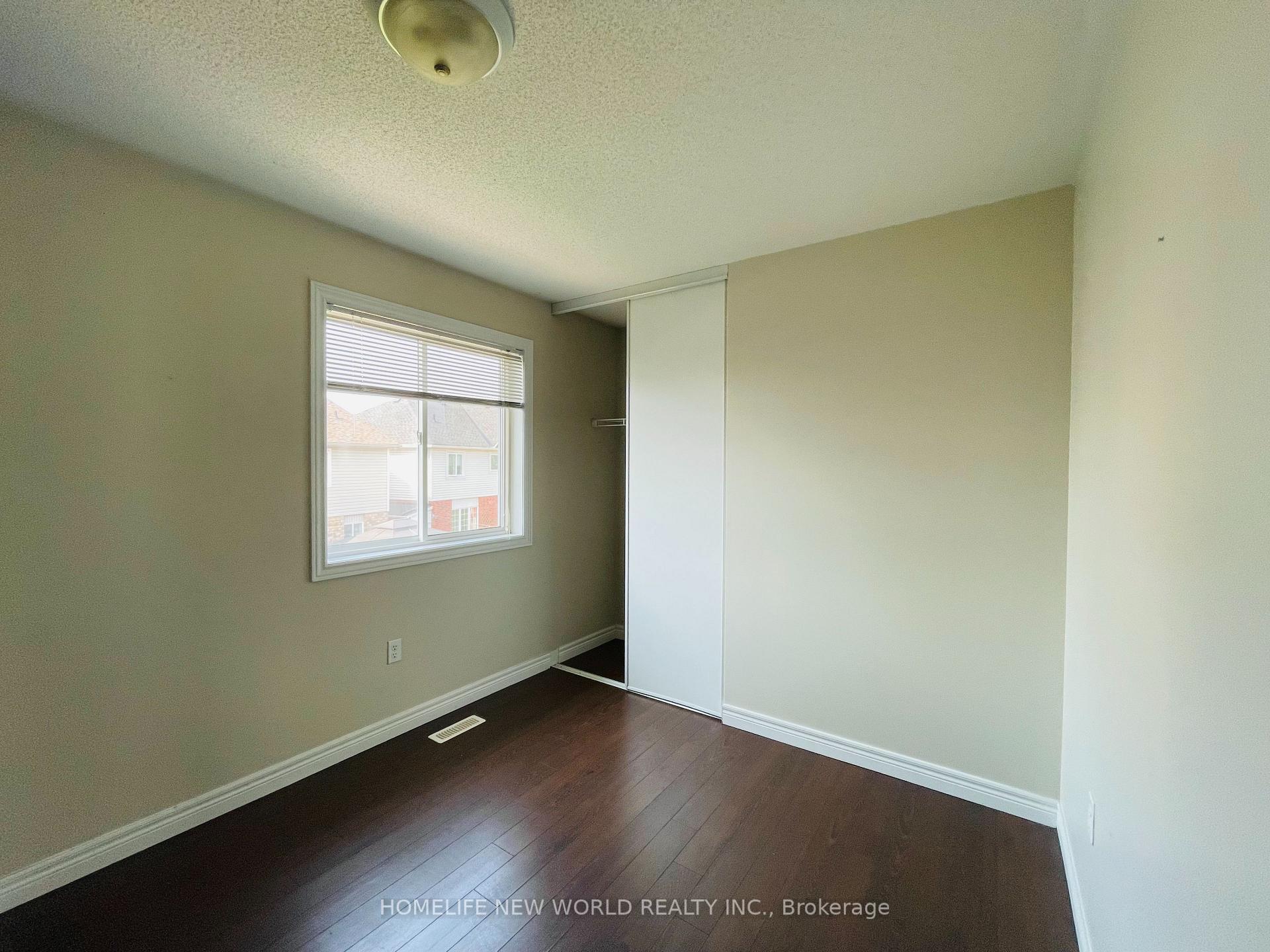 Photo 18 of 98 Thrushwood Drive, Barrie, Holly — HOMEH