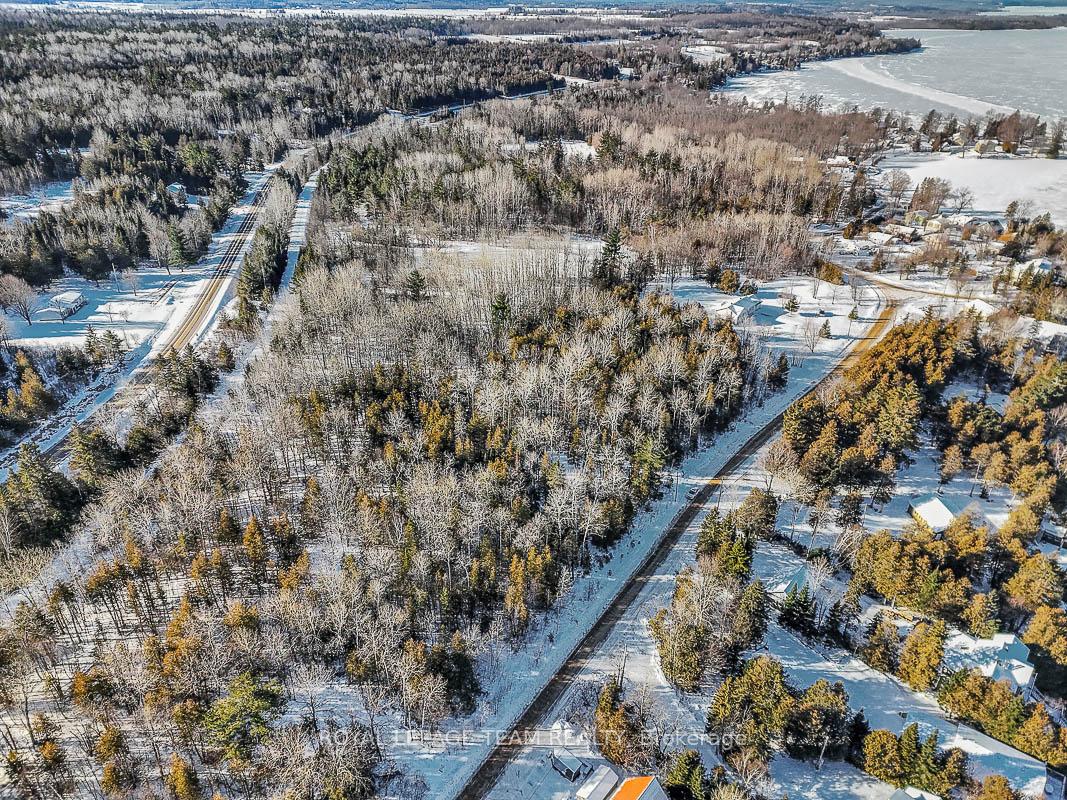 Photo 5 of Unit 6, 00 Mcneill Road, McNab/Braeside, Mcnab/Braeside Twps — HOMEH
