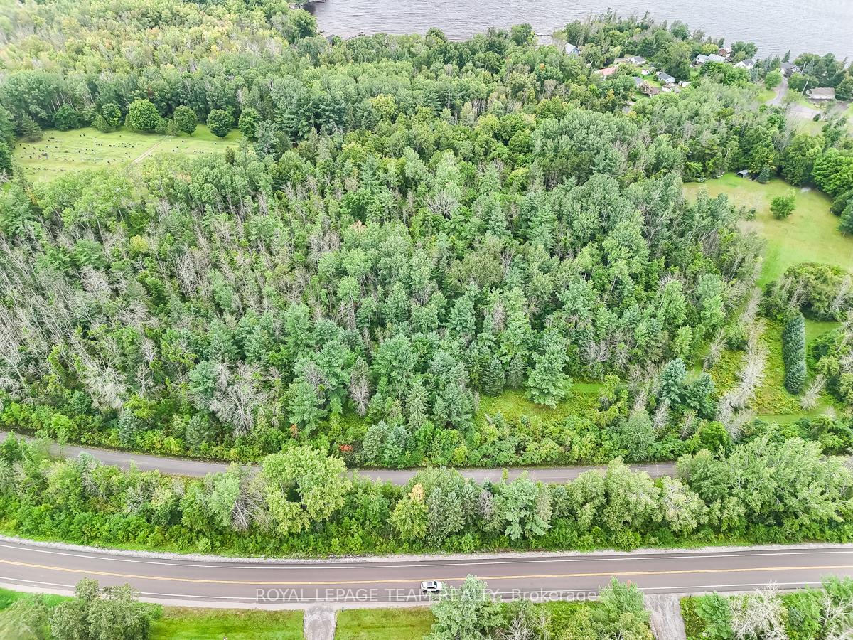 Photo 10 of Unit 6, 00 Mcneill Road, McNab/Braeside, Mcnab/Braeside Twps — HOMEH
