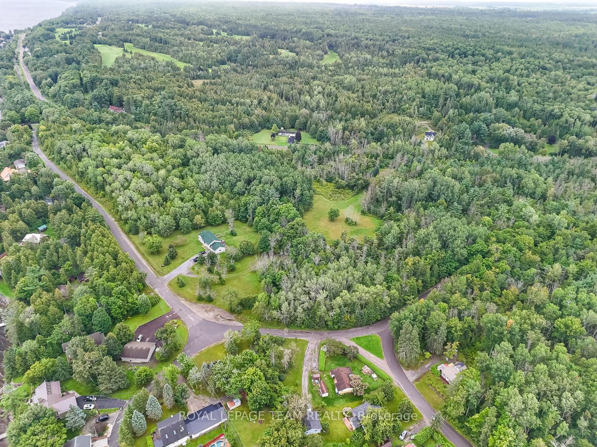 Photo 15 of Unit 6, 00 Mcneill Road, McNab/Braeside, Mcnab/Braeside Twps — HOMEH
