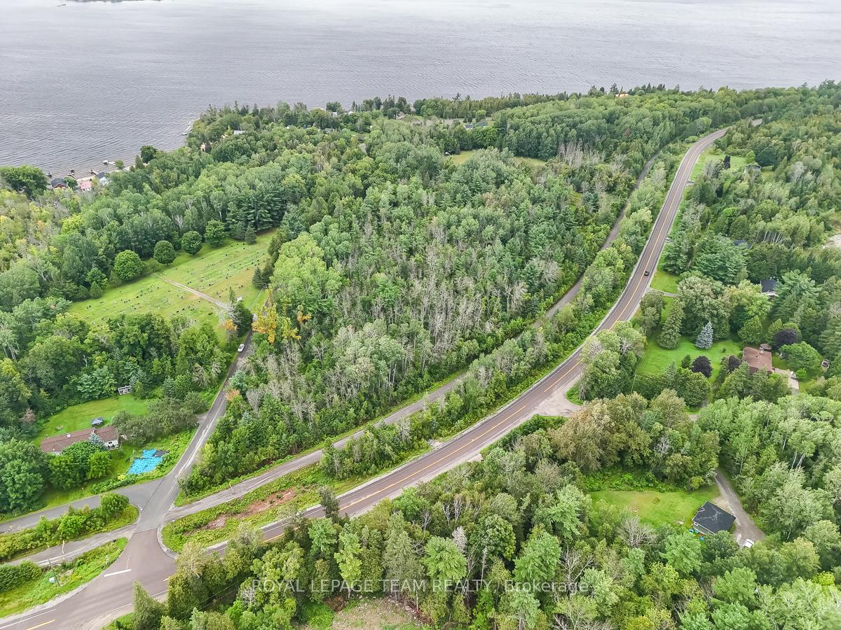 Photo 17 of Unit 6, 00 Mcneill Road, McNab/Braeside, Mcnab/Braeside Twps — HOMEH